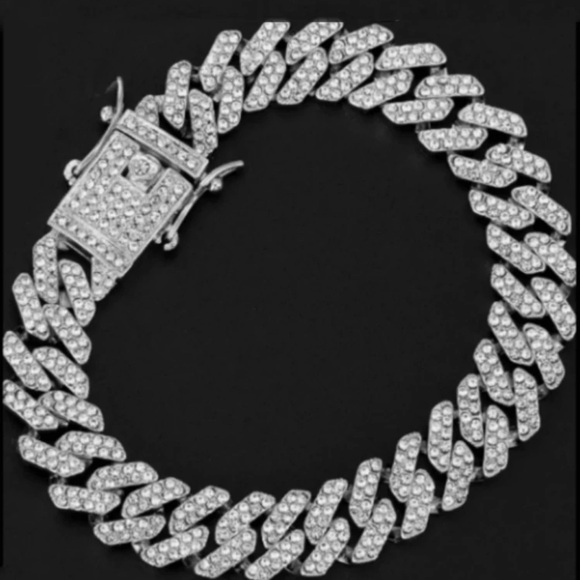 DEVIKA STATEMENT BRACELET - Picture 3 of 3